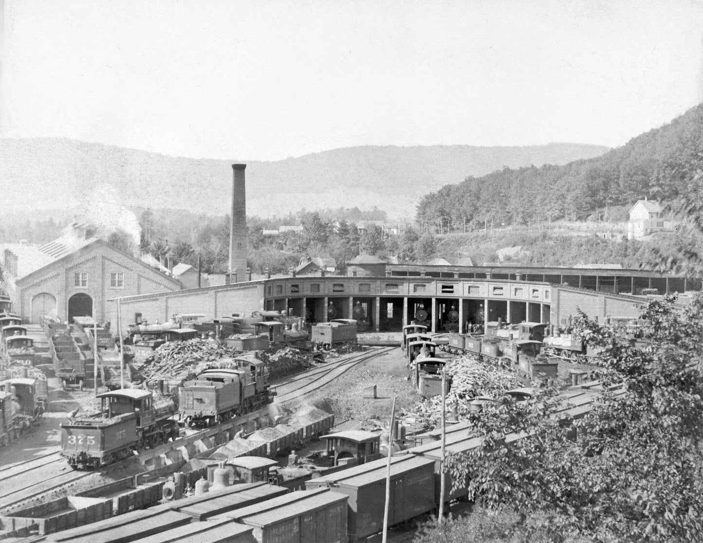 A Pictorial History: Looking Back: Otsego, Delaware, Chenango and Schoharie Counties of Upstate New York Book