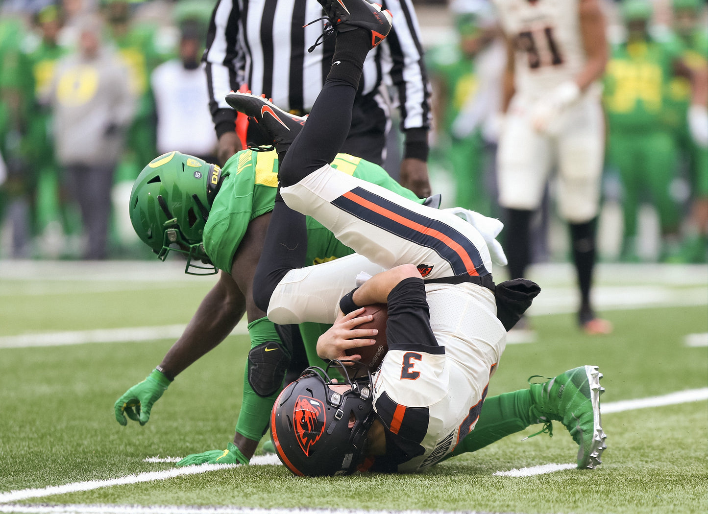 Flying High: The University of Oregon's Remarkable 2019 Football Season Book