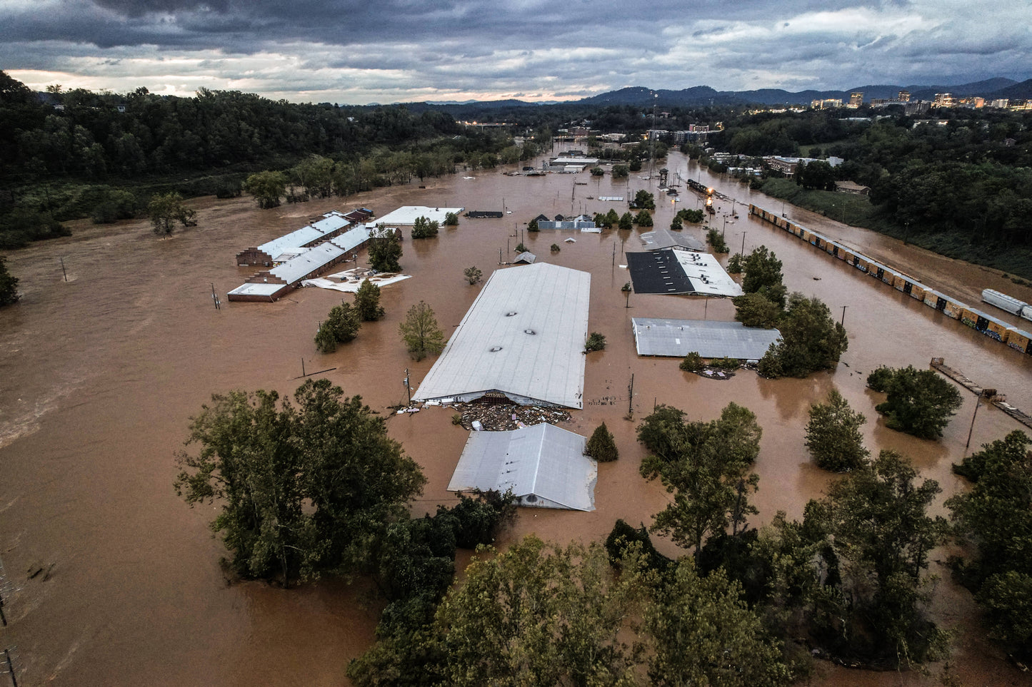 Mountain Strong: Tropical Storm Helene: Perseverance amid historic flooding, destruction in Western North Carolina Book