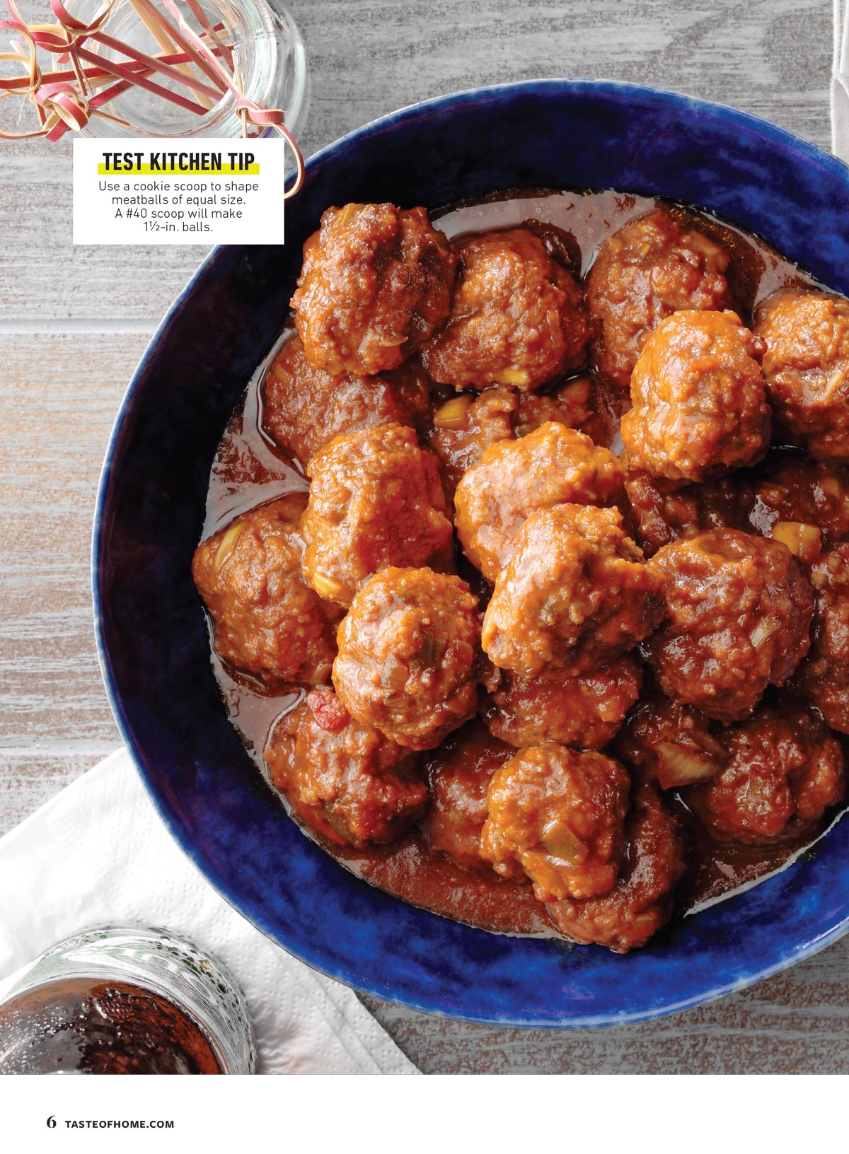 Taste of Home - Ground Beef: 102 Top Rated Family Recipes, All New Weeknight Dinner Twists, Easy Skillet Meals, Slow Cooked Suppers, Comfort Classics For The Whole Family & More!