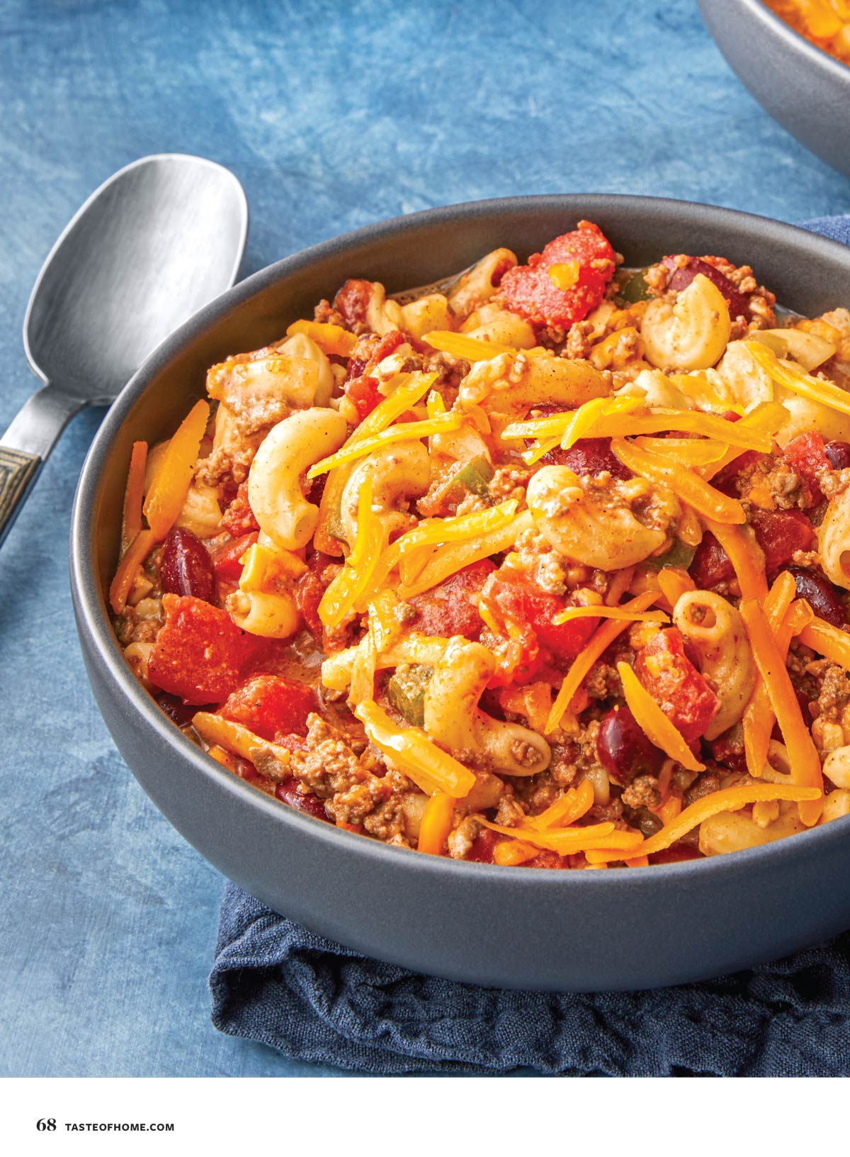 Taste of Home - Ground Beef: 102 Top Rated Family Recipes, All New Weeknight Dinner Twists, Easy Skillet Meals, Slow Cooked Suppers, Comfort Classics For The Whole Family & More!