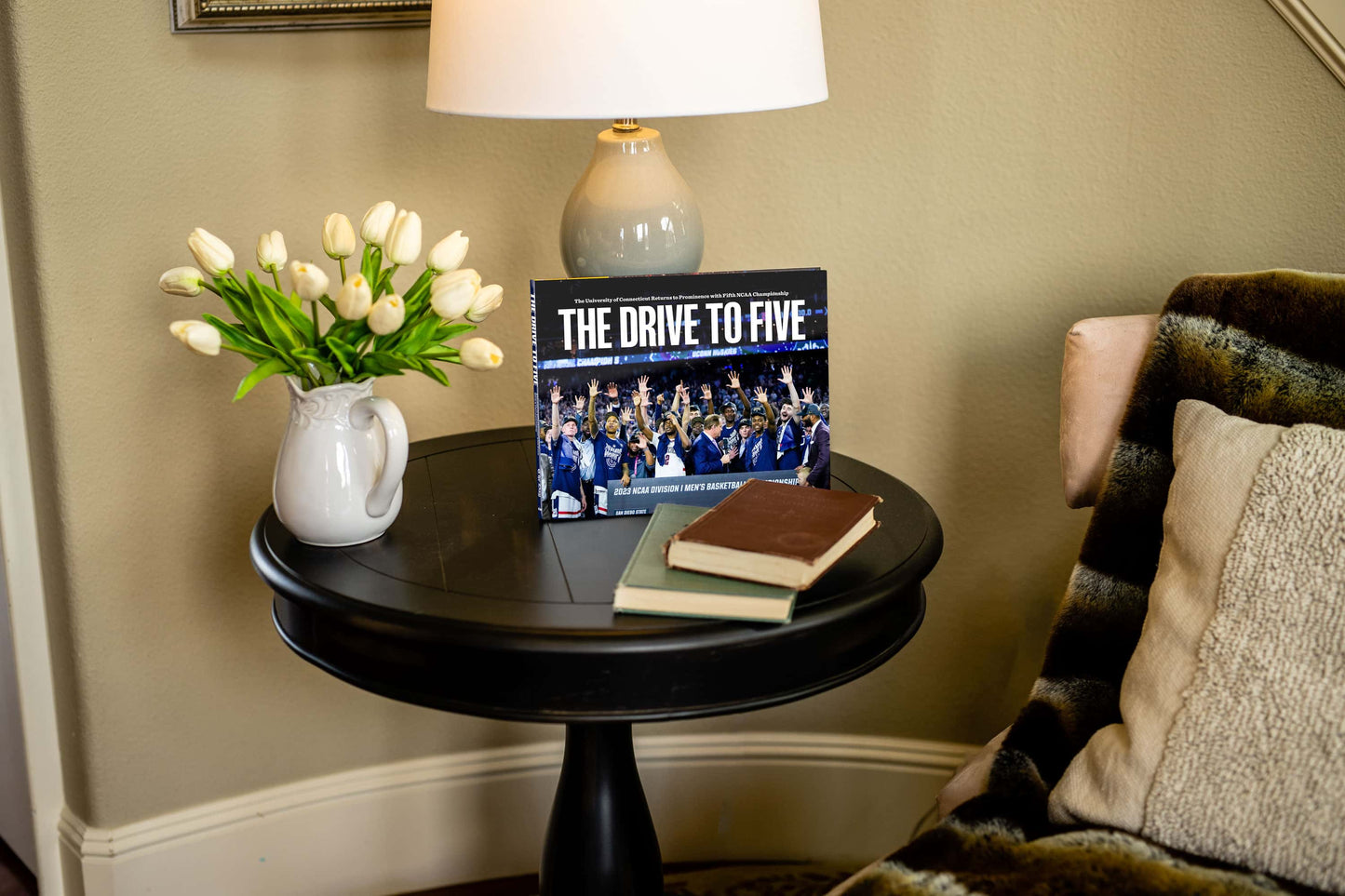The Drive to Five: The University of Connecticut Returns to Prominence with Fifth NCAA Championship Book