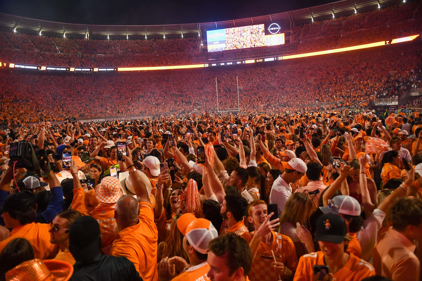 REVIVOLS! How Tennessee’s Epic 2022 Delivered a Return to the Football Elite Book