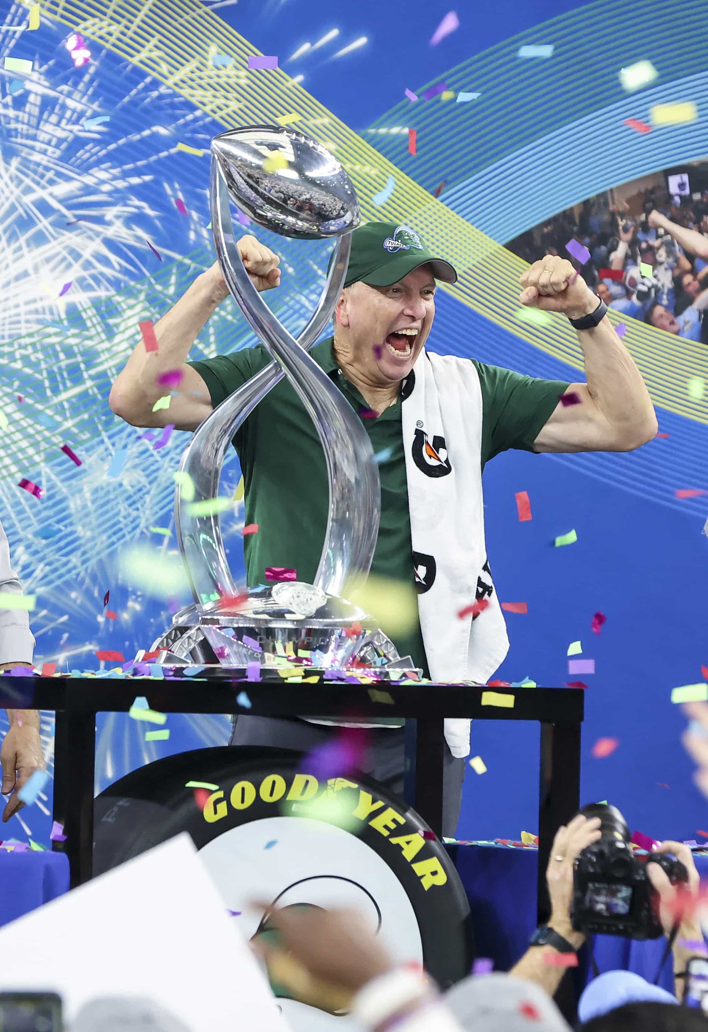 Shock Wave: Tulane’s Thrilling Season Book