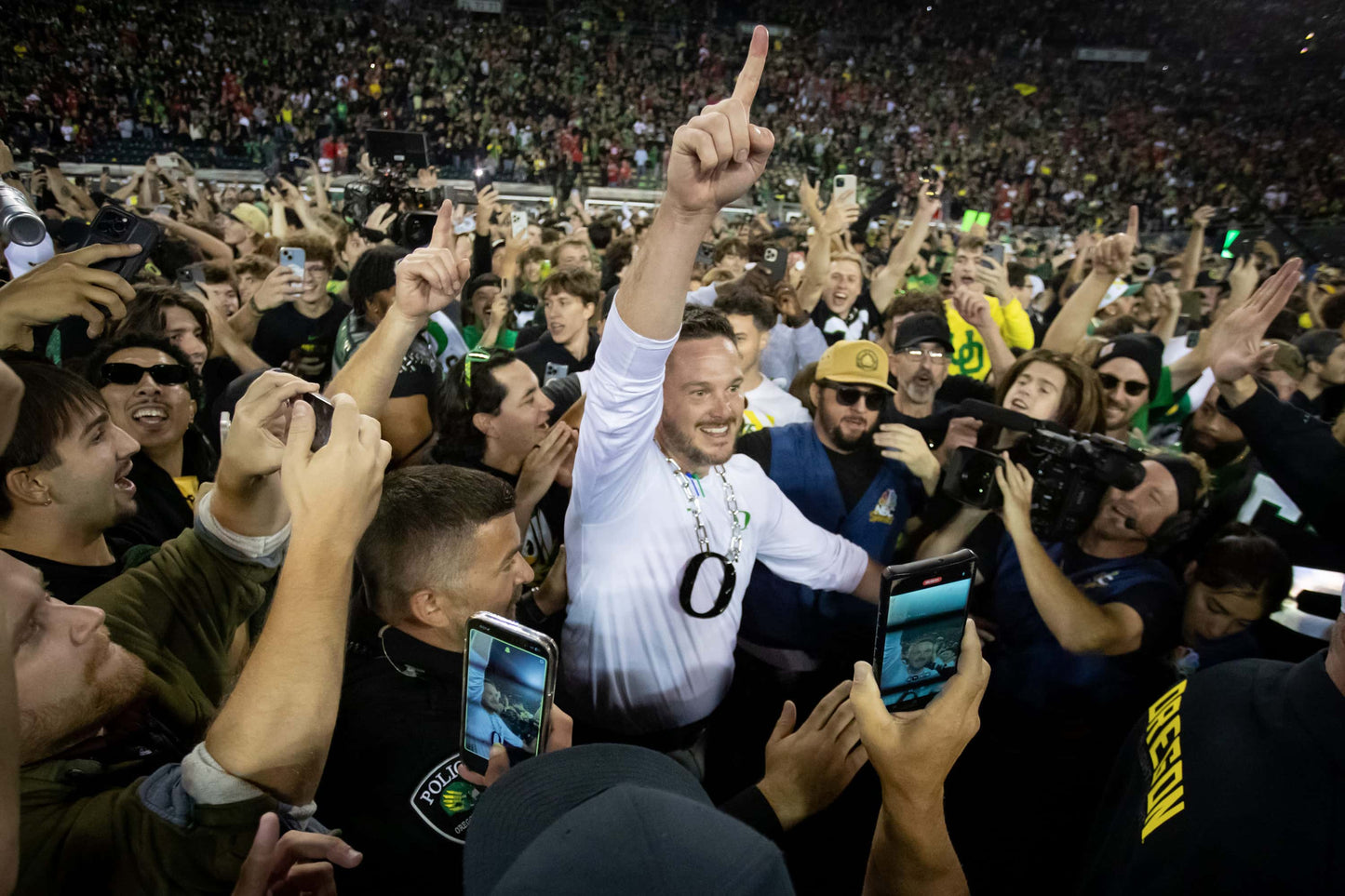 Dawn of the Ducks: The Inside Story of Oregon’s Epic March to the Big Ten Championship in Season One Book
