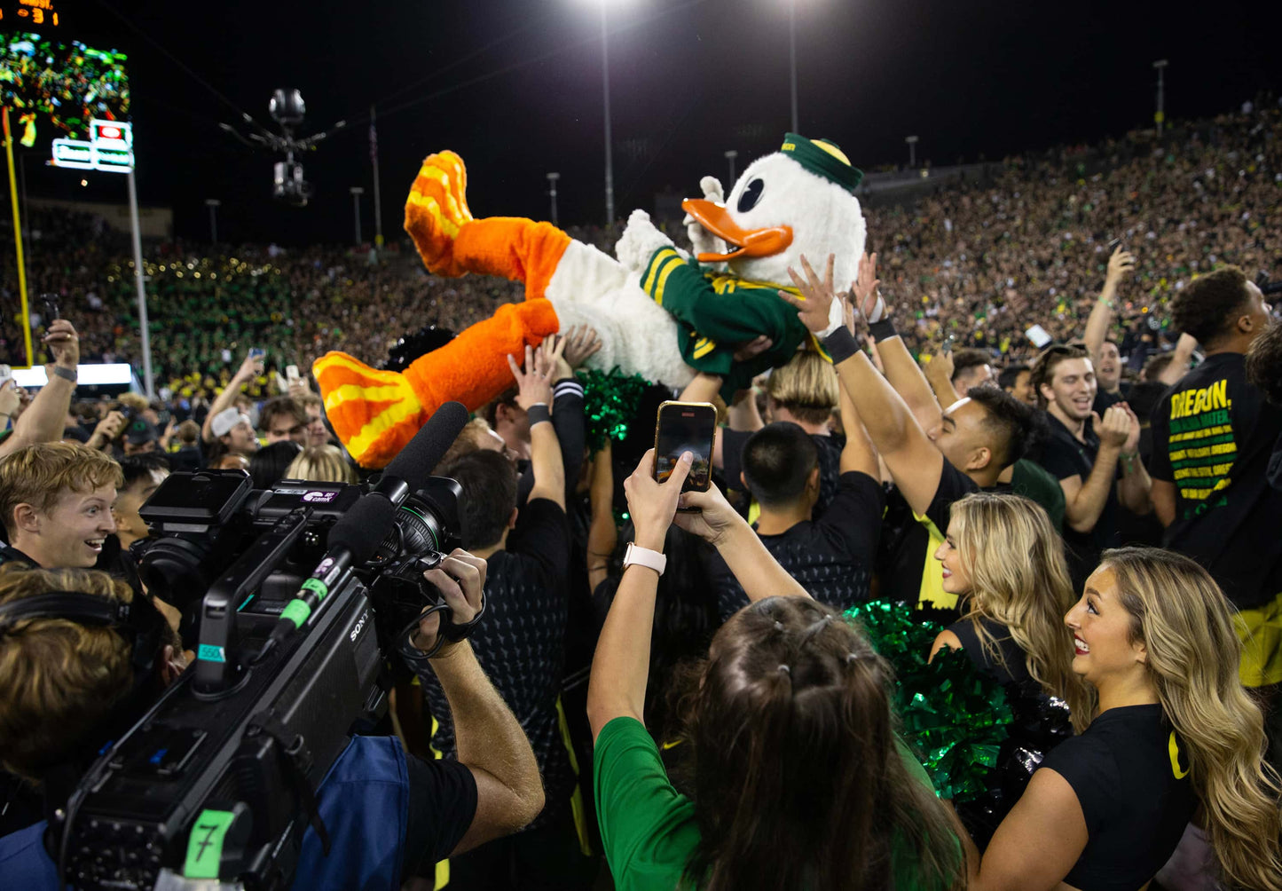 Dawn of the Ducks: The Inside Story of Oregon’s Epic March to the Big Ten Championship in Season One Book