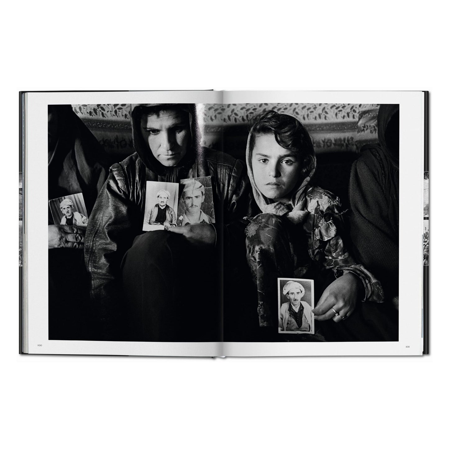 Sebastião Salgado. Exodus (English) Book
