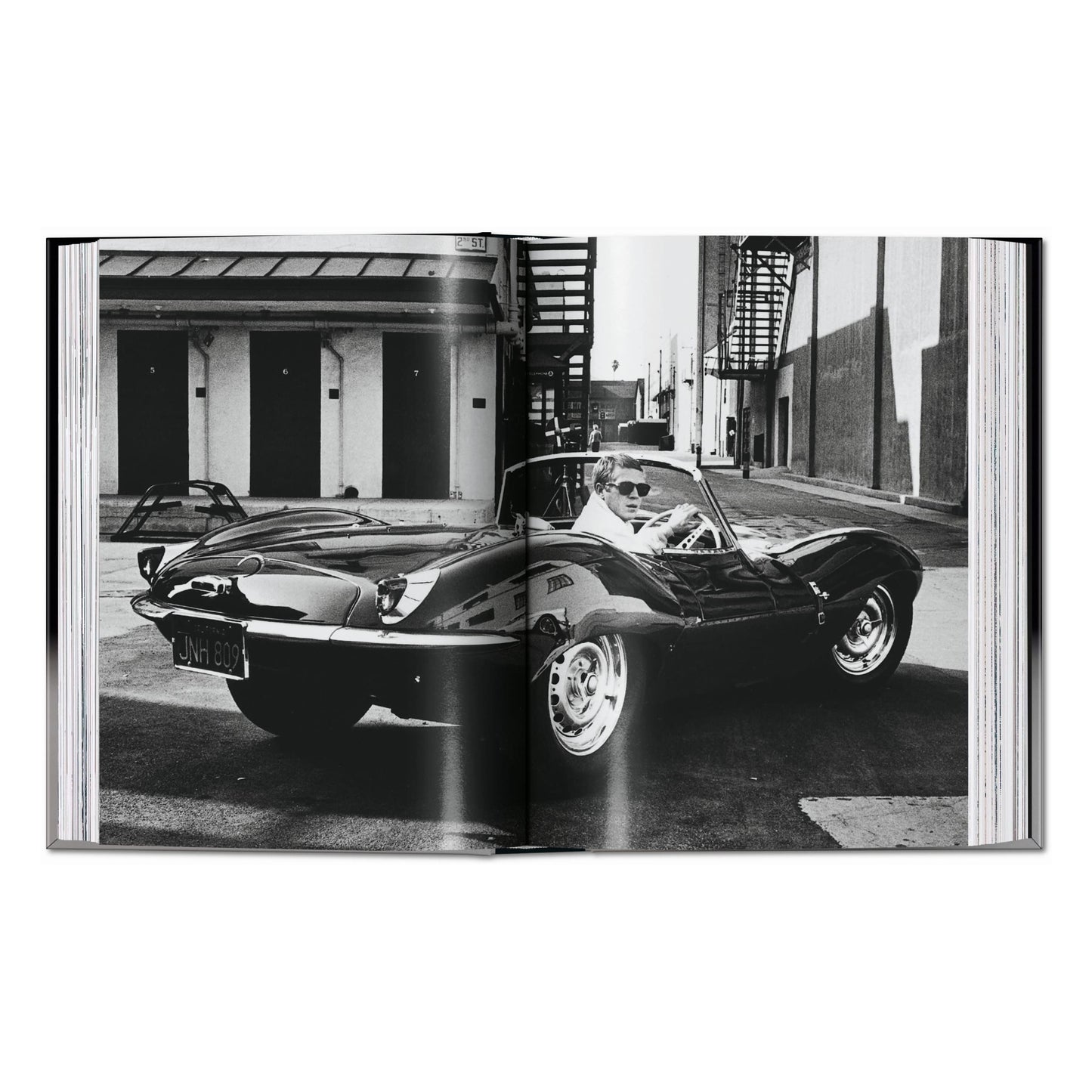 Sports Cars. 45th Ed. (English) Book