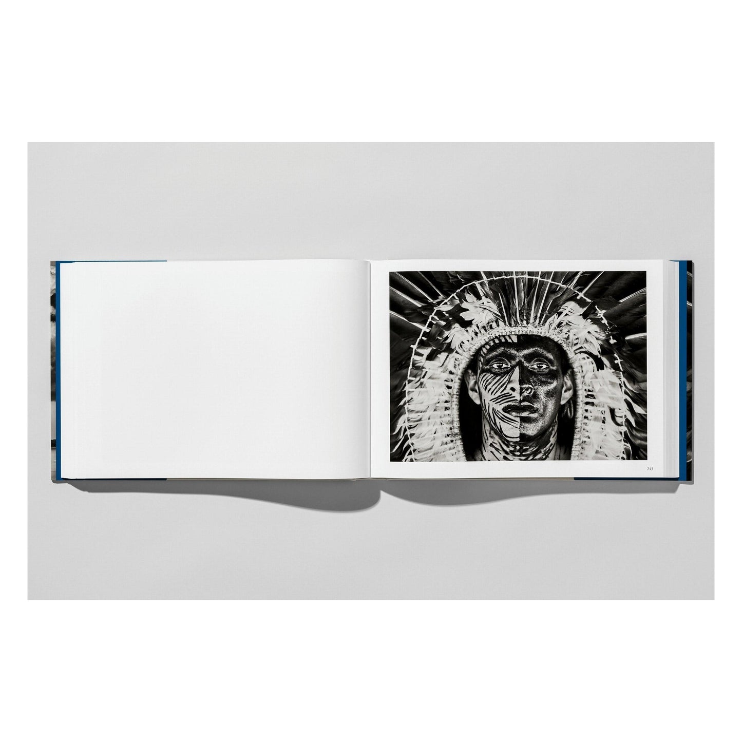 Sebastião Salgado. Amazônia (English) Book