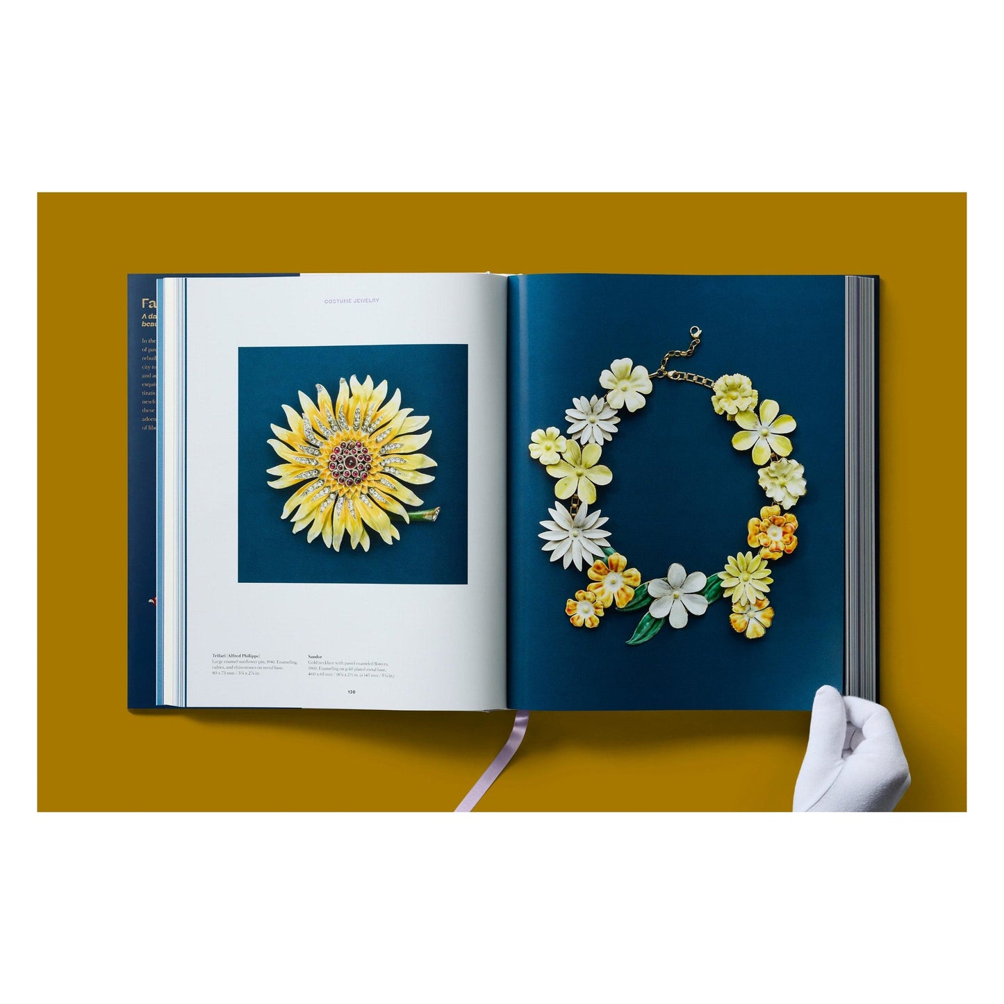 Costume Jewelry (German, French, English) Book
