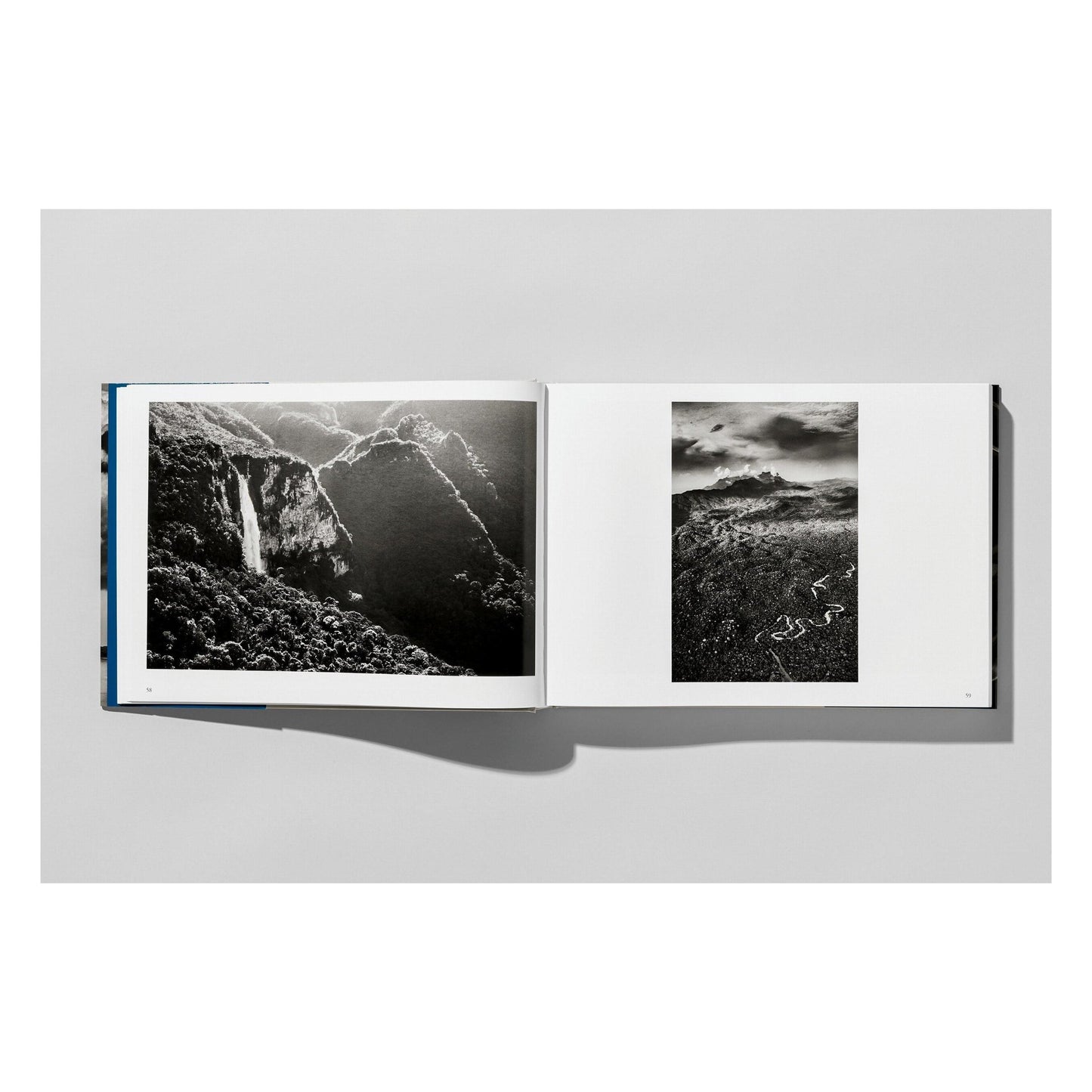 Sebastião Salgado. Amazônia (English) Book