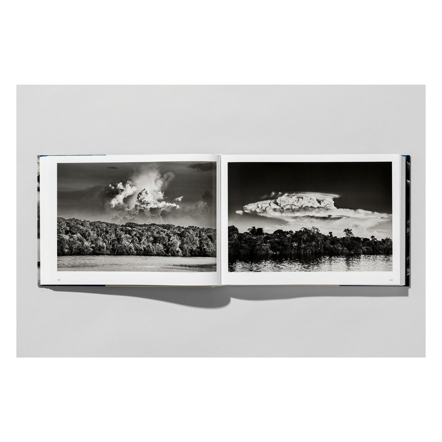 Sebastião Salgado. Amazônia (English) Book