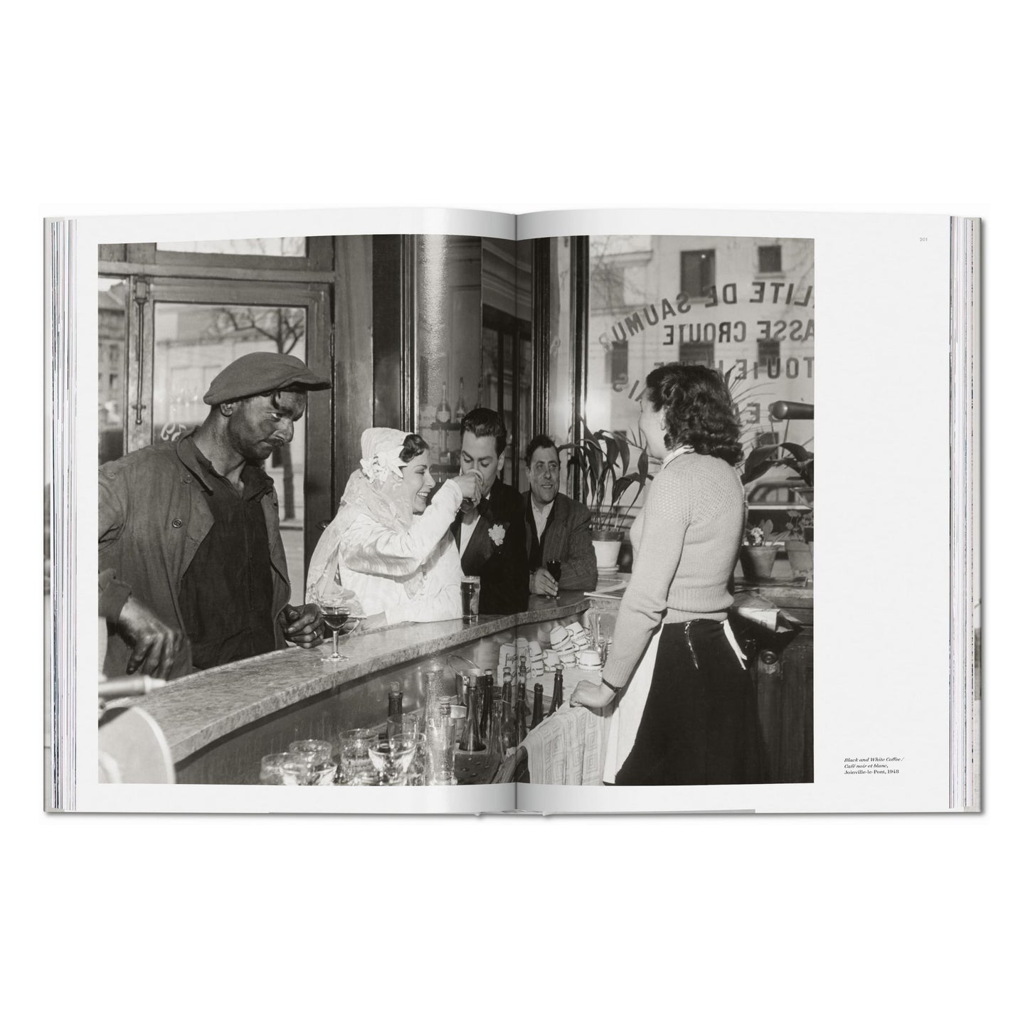 Robert Doisneau. Paris (German, French, English) Book