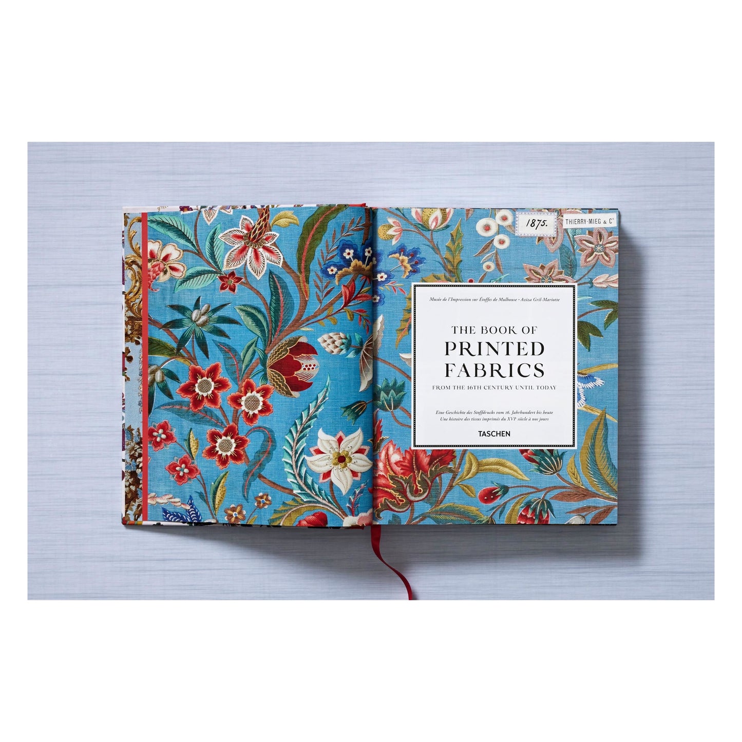 Printed Fabrics. From the 16th century until today (German, French, English) Book