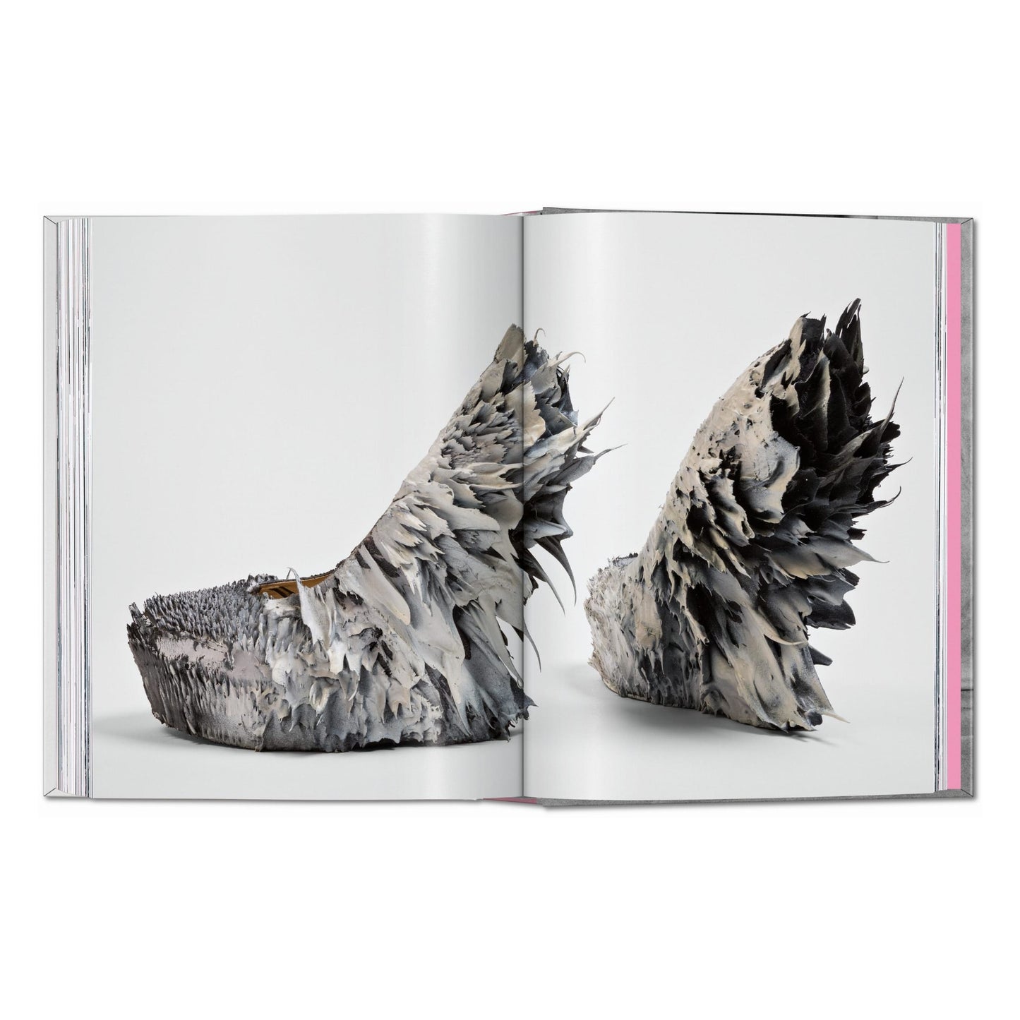 Shoes A–Z. 45th Ed. (German, French, English) Book