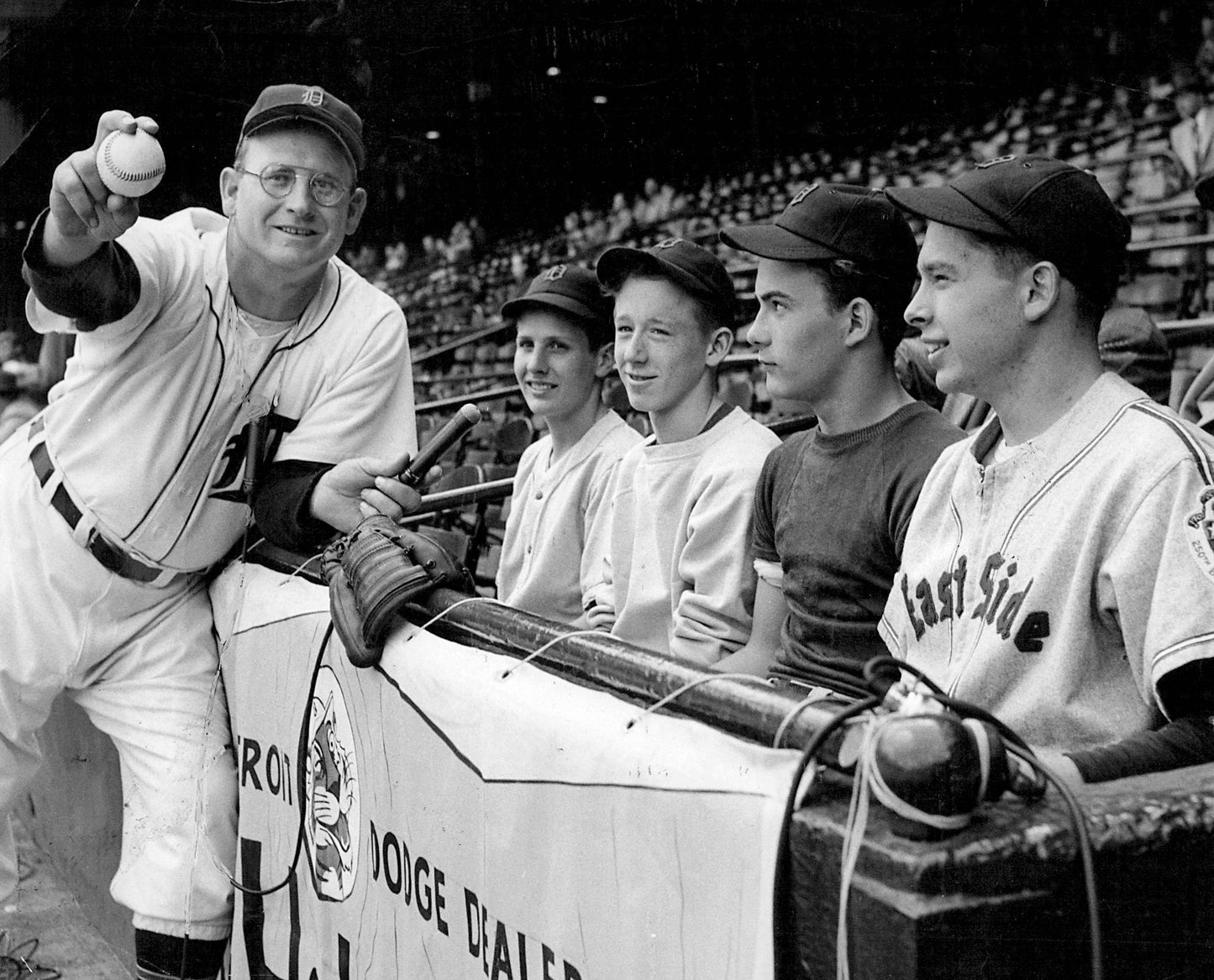 Roar of 125: The Epic History of the Detroit Tigers Book