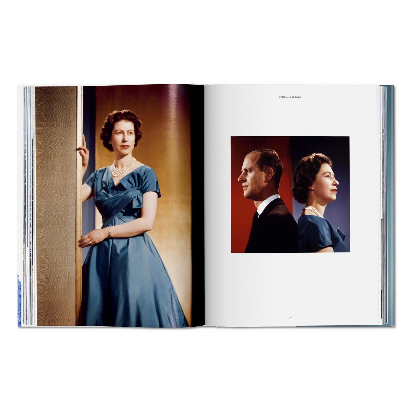 Her Majesty. A Photographic History 1926–2022 (German, French, English) Book