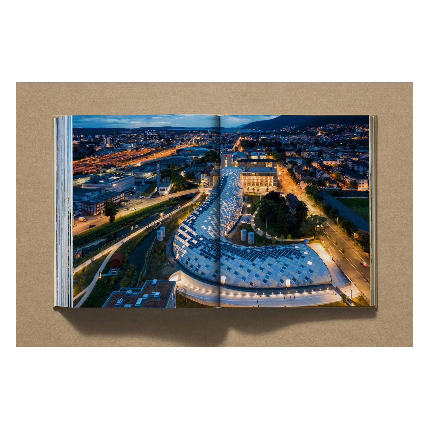Shigeru Ban. Complete Works 1985–Today (German, French, English) Book