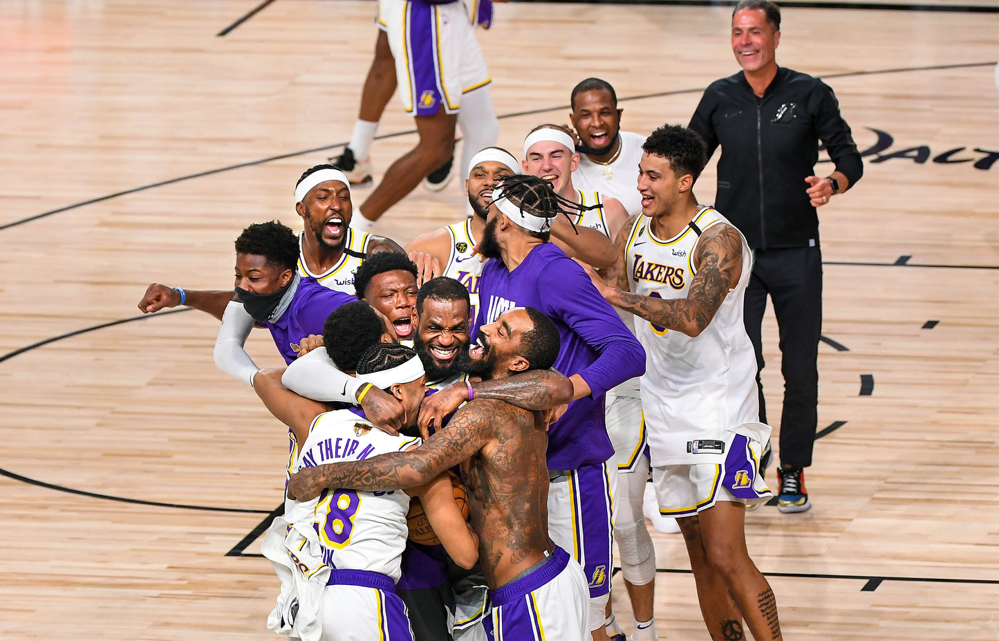 Return to Glory: The Los Angeles Lakers' Historic 2019–2020 Championship Book