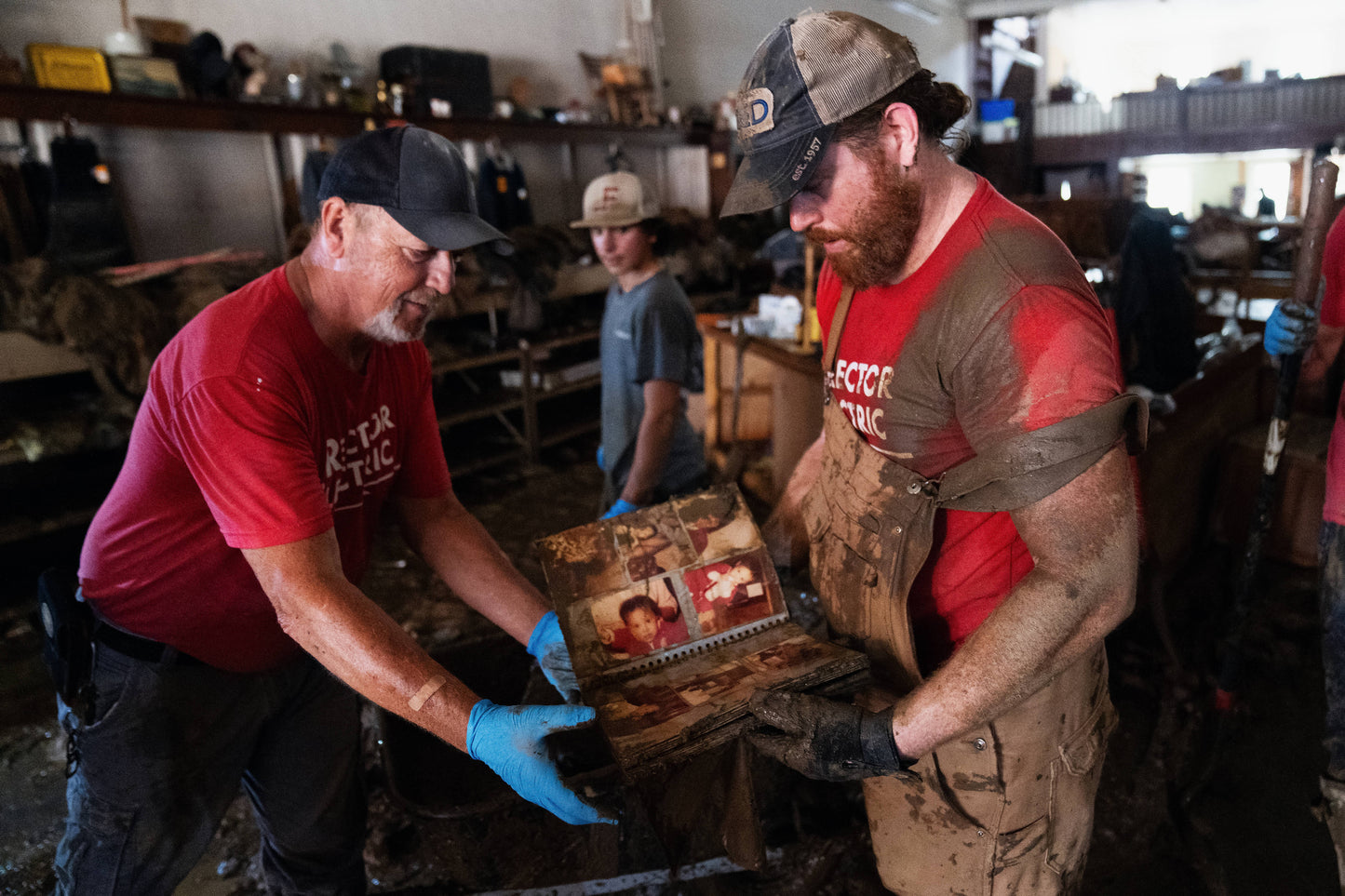 Mountain Strong: Tropical Storm Helene: Perseverance amid historic flooding, destruction in Western North Carolina Book