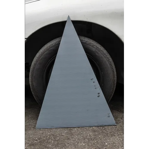 Shannon Ebner: Auto Body Collision